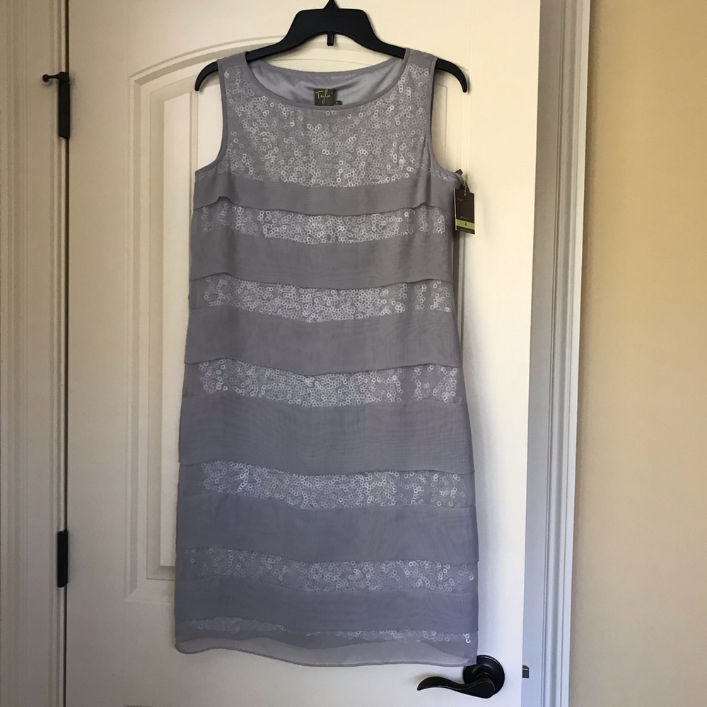 Taylor sequin/chiffon sleeveless dress size 4